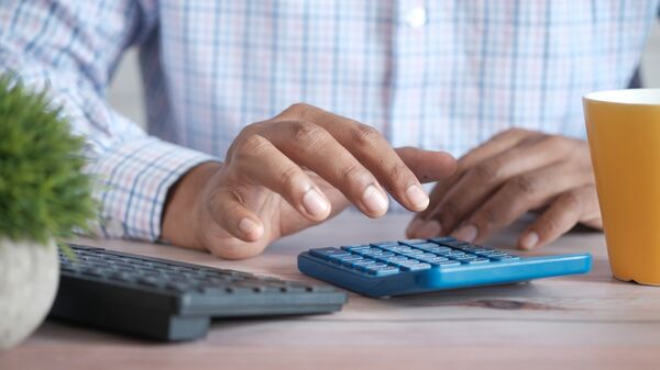 "Финуслуги": средняя ставка по годовому вкладу в банках упала ниже 14%