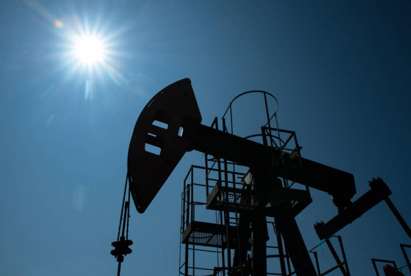 
                Нефть размыло новостным потоком
            