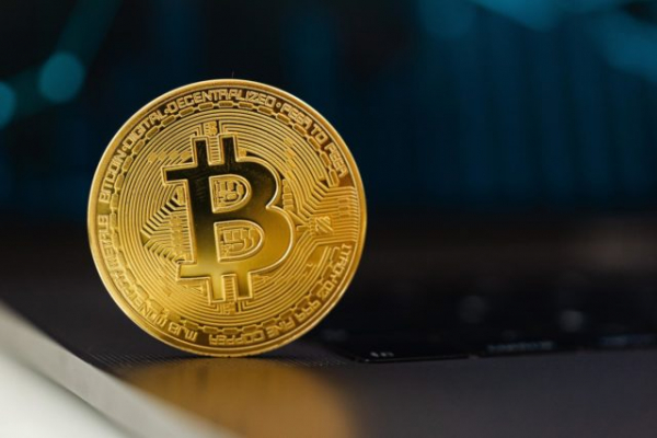 Нейросеть Grok определила цену биткоина