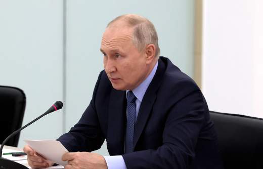 
                    Средства ПВО за час сбили четыре БПЛА ВСУ над территорией Ростовской области

        