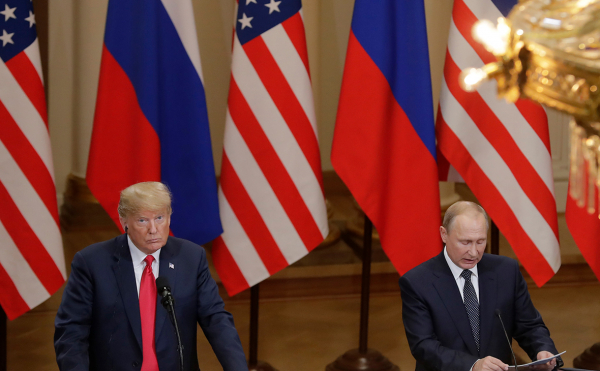 
                    Bloomberg описал сложности Секретной службы из-за саммита Путина и Трампа
                