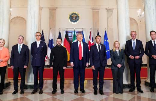 
                    Расширенная встреча Трампа с Зеленским и лидерами ЕС в Белом доме завершилась

        