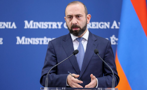 МИД Армении отреагировал на заявление об аренде маршрута Трампа на 99 лет
МИД Армении отреагировал на заявление об аренде маршрута Трампа на 99 лет