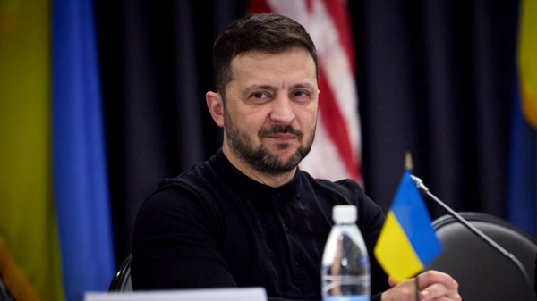 Зеленский хочет $1 млрд в месяц для вооружения Украины Зеленский хочет $1 млрд в месяц для вооружения Украины