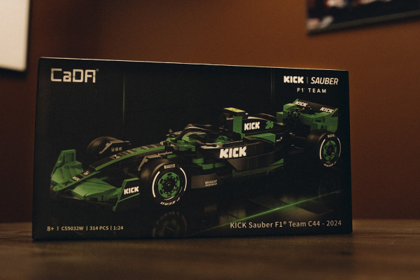 Big Russian Boss представил новые коллекции AMAZING RED и «Мира Кубиков» (ФОТО) Big Russian Boss представил новые коллекции AMAZING RED и «Мира Кубиков» (ФОТО)