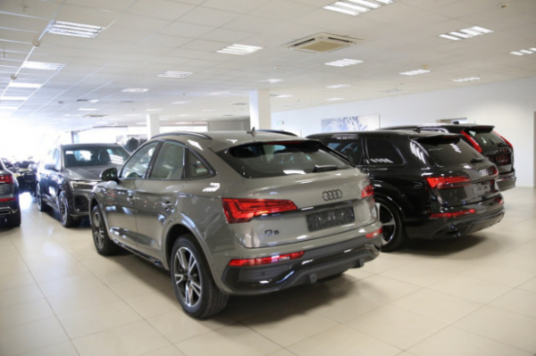 В РФ увеличился спрос на новые автомобили дороже 5 млн рублей В РФ увеличился спрос на новые автомобили дороже 5 млн рублей