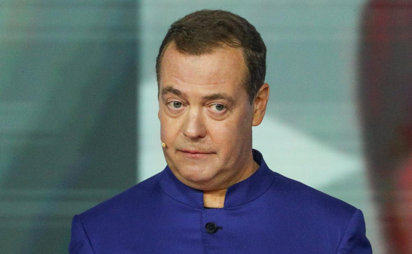 Медведев усомнился в заявлениях Трампа о ядерных субмаринах США
Медведев усомнился в заявлениях Трампа о ядерных субмаринах США