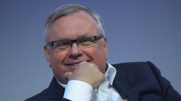 Глава ВТБ Костин заявил о тренде на дедолларизацию в мире Глава ВТБ Костин заявил о тренде на дедолларизацию в мире