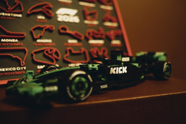 Big Russian Boss представил новые коллекции AMAZING RED и «Мира Кубиков» (ФОТО) Big Russian Boss представил новые коллекции AMAZING RED и «Мира Кубиков» (ФОТО)