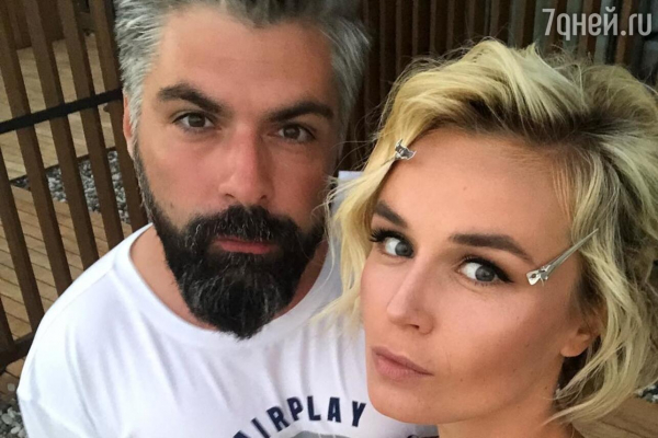 Гагарина вышла в свет с экс-мужем и дочерью — не отходили друг от друга ни на шаг