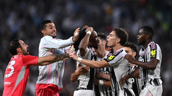 «Ювентус» вырвал победу над «Интером» в матче Серии А с семью голами «Ювентус» вырвал победу над «Интером» в матче Серии А с семью голами