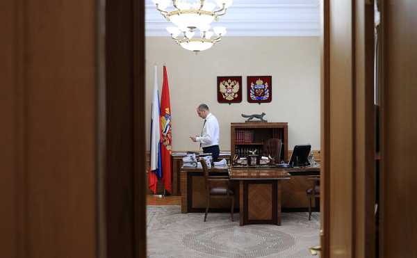 Политологи назвали семь губернаторов в «красной зоне»
Политологи назвали семь губернаторов в «красной зоне»