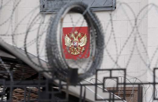 Медведев заявил о необходимости США снять санкции с России
Медведев заявил о необходимости США снять санкции с России