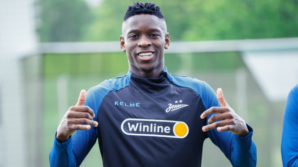 Футболист Луис Энрике: «Мне очень хорошо в «Зените». Я счастлив в Санкт‑Петербурге» Футболист Луис Энрике: «Мне очень хорошо в «Зените». Я счастлив в Санкт‑Петербурге»