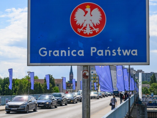 Польша полностью закрыла границу с Белоруссией