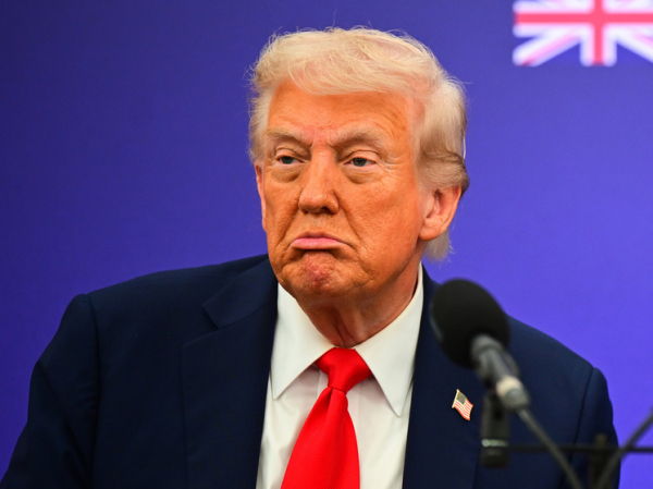 Трамп признал, что США зарабатывают на поставках оружия Украине