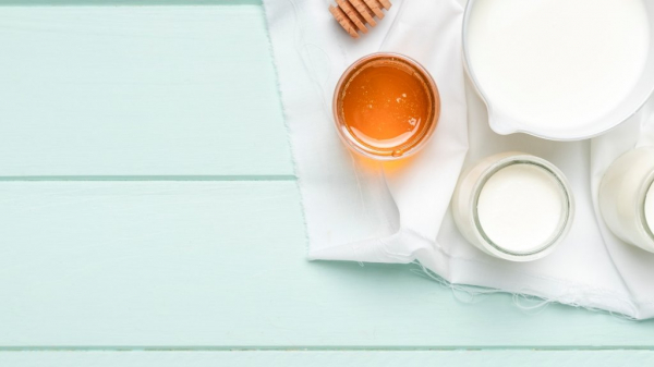 Бабушкин рецепт против ангины: вся правда о молоке с медом Бабушкин рецепт против ангины: вся правда о молоке с медом