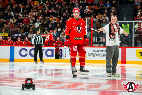 «Автомобилист» разгромил «Сибирь» на домашней арене «Автомобилист» разгромил «Сибирь» на домашней арене