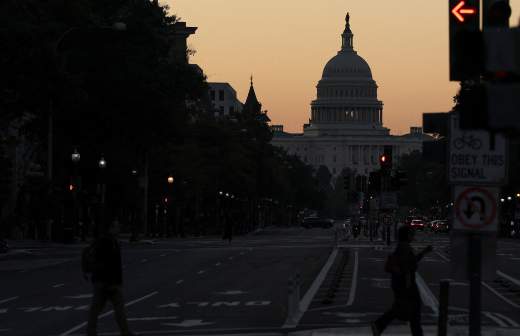 Шатдаун правительства США приведет к сокращениям и потерям для ВВП
Шатдаун правительства США приведет к сокращениям и потерям для ВВП