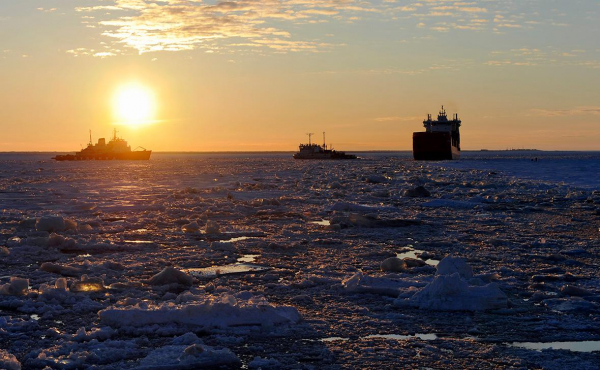 Объем перевозки сырья в акватории Арктики снизится после 2035-го на 40%
Объем перевозки сырья в акватории Арктики снизится после 2035-го на 40%