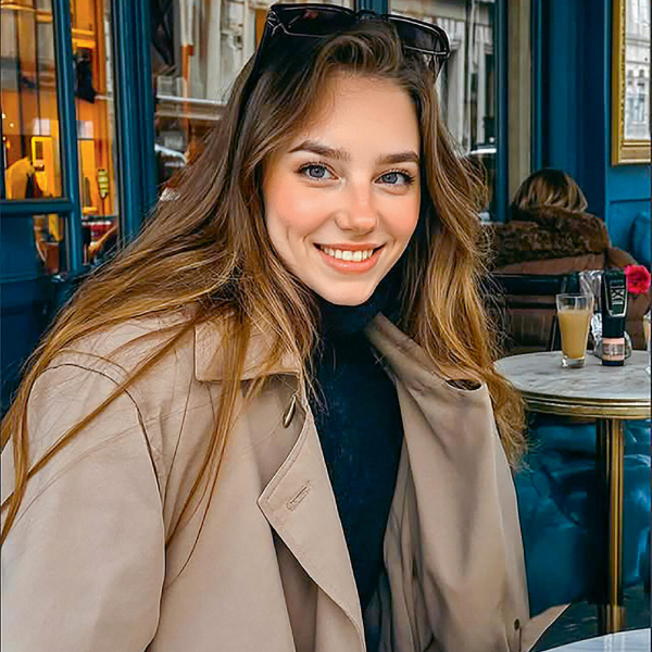 Стоп, снято! Робот или человек? Стоп, снято! Робот или человек?