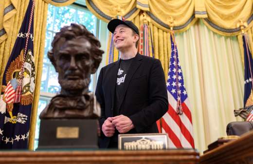 
                    Маск первый в истории человек с состоянием в $500 млрд

        