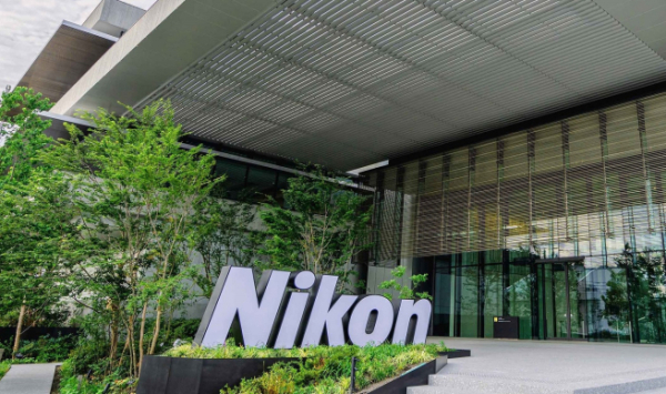 EssilorLuxottica увеличила свою долю в капитале Nikon EssilorLuxottica увеличила свою долю в капитале Nikon