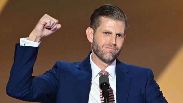 Эрик Трамп втихую сотрудничает с экономическим врагом США Китаем
Эрик Трамп втихую сотрудничает с экономическим врагом США Китаем