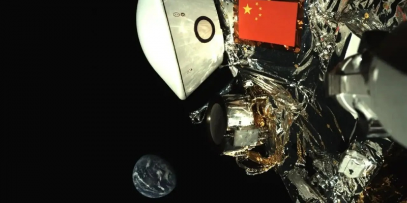 Китайский зонд сделал селфи на фоне Земли — облака видны даже с 43 миллионов километров