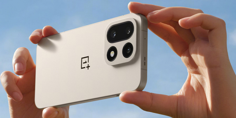 Представлен флагман OnePlus 15 с батарейкой 7 300 мА·ч — и его упрощённая версия OnePlus Ace 6