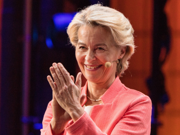 В Европарламенте высказались за отставку главы ЕК фон дер Ляйен