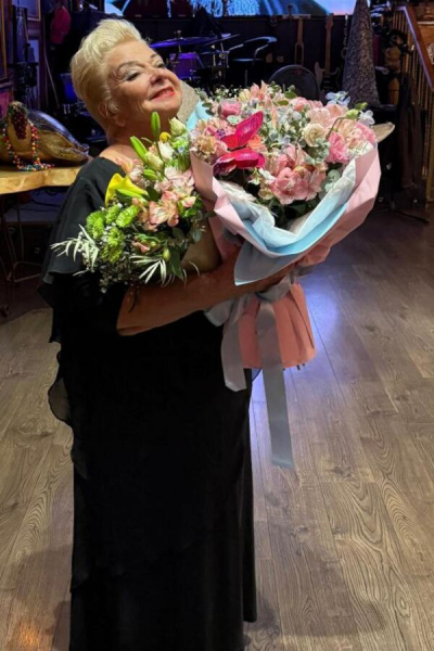 Мать Юдашкина поразила своим видом на праздновании 80-летия — даже и не верится Мать Юдашкина поразила своим видом на праздновании 80-летия — даже и не верится