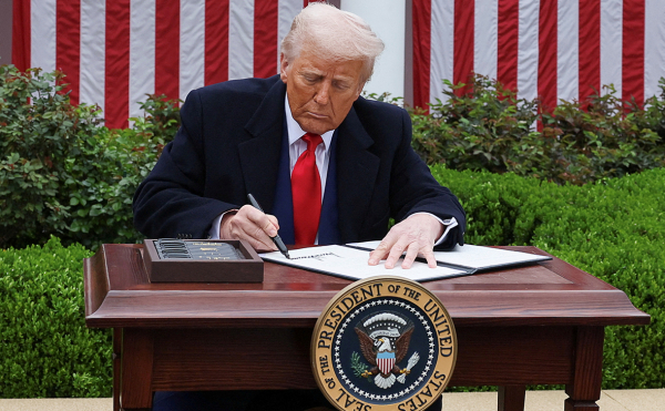 
                    Трамп заявил о риске возврата более $2 трлн торговым партнерам США
                