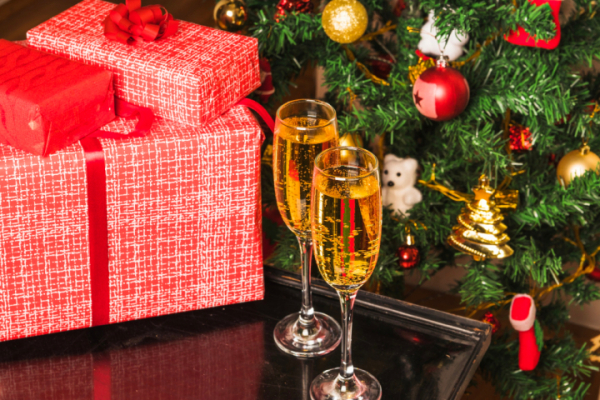 Каждый пятый россиянин в качестве новогоднего подарка рассматривает алкоголь Каждый пятый россиянин в качестве новогоднего подарка рассматривает алкоголь