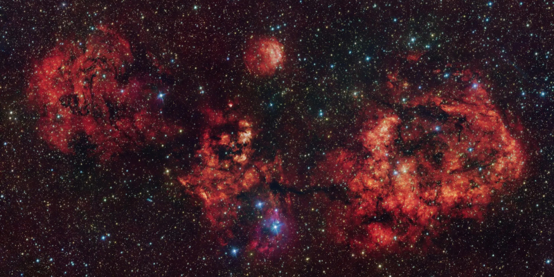 Астрономы показали «космическую летучую мышь» в 10 000 световых лет от Земли