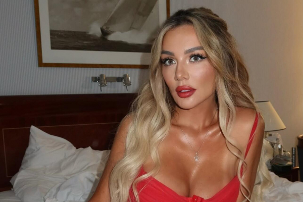 Скандал вокруг Седоковой: певица заявила об угрозах из-за связи с женатым Скандал вокруг Седоковой: певица заявила об угрозах из-за связи с женатым