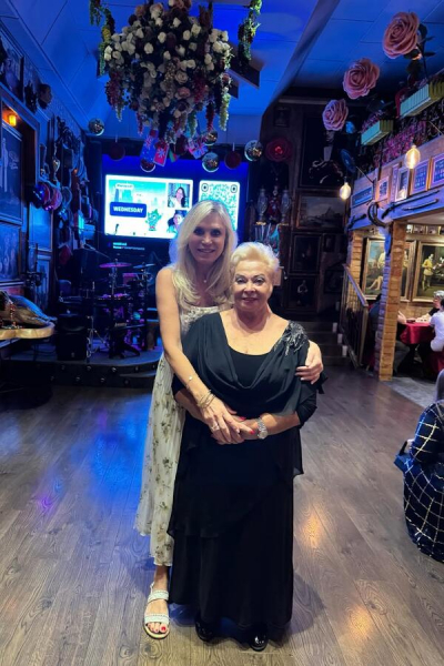 Мать Юдашкина поразила своим видом на праздновании 80-летия — даже и не верится Мать Юдашкина поразила своим видом на праздновании 80-летия — даже и не верится