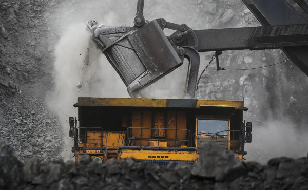 
                    Добыча угля «Мечелом» упала более чем до десятилетнего минимума
                