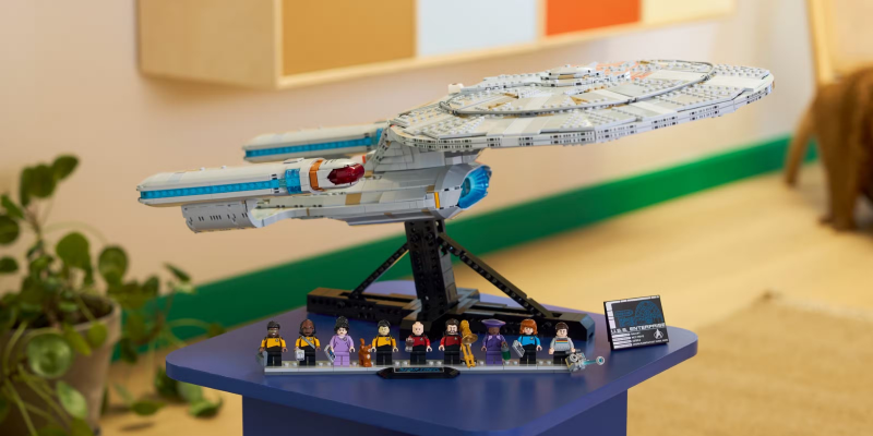 Lego показала большой набор с модульным «Энтерпрайзом» из «Звёздного пути»